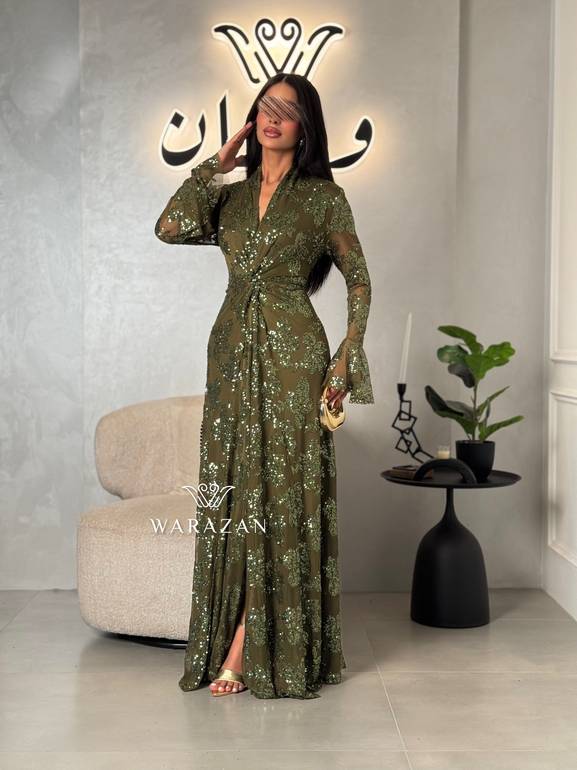 فستان سهرة فاخر مزين بالدانتيل الناعم