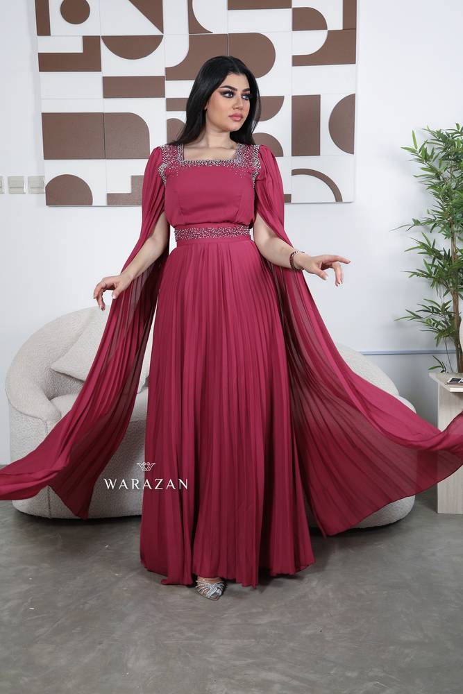 فستان سهرة ناعم بليسيه تطريز