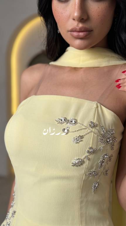 فستان سهرة أنيق بتصميم انسيابي فاخر