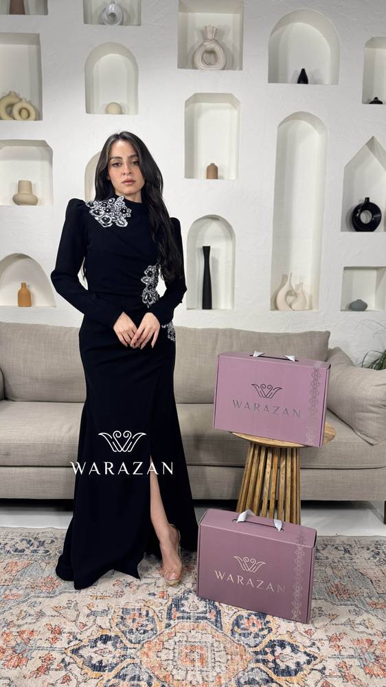فستان سهره بتطريز من الكتف و الخصر