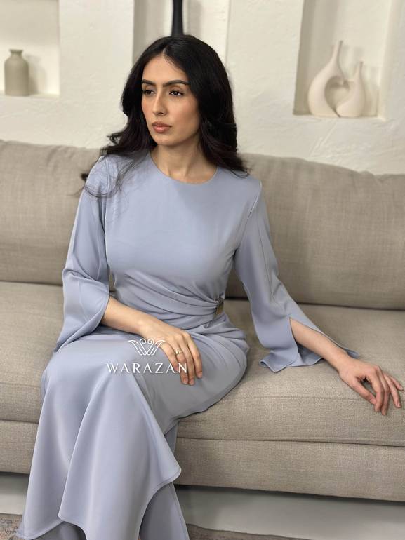 فستان سهرة ناعم بمسكه من الخصر