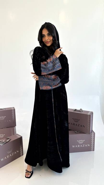  عباية مخمل شتوية