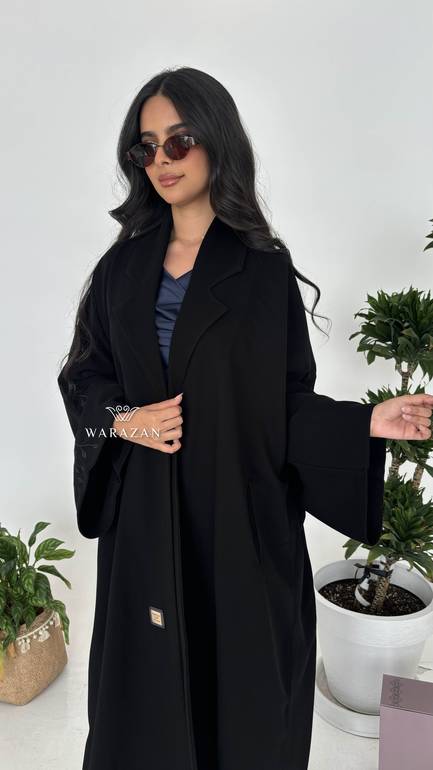 عباية انيقة بتطريز اسود 