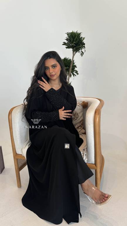 عباية بستايل انيق و تطريز شك من الكم 