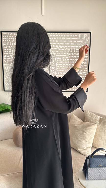 عباية سوداء فخمة وعملية 