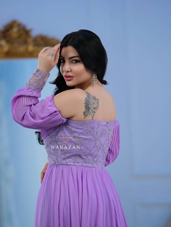 فستان بيليسيه بتطريز من الصدر