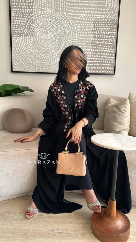 عباية عملية بشت تطريز كمبيوتر بألوان العيد