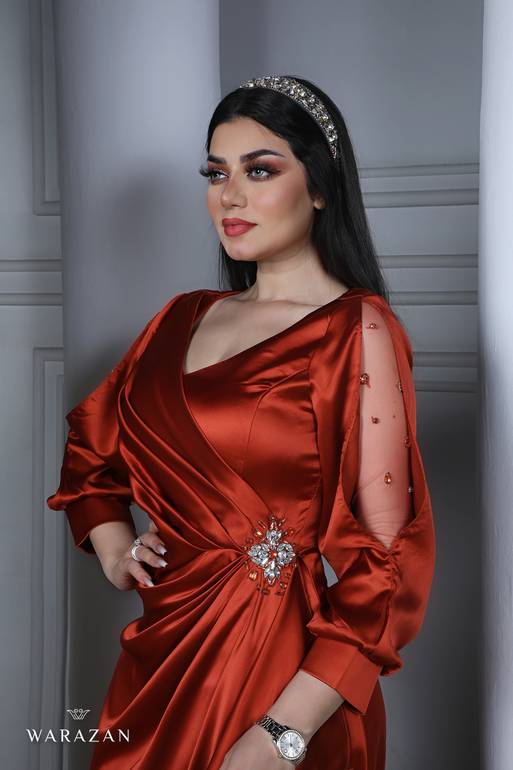 فستان سهرة طويل وناعم ساتان لإطلالة ساحرة
