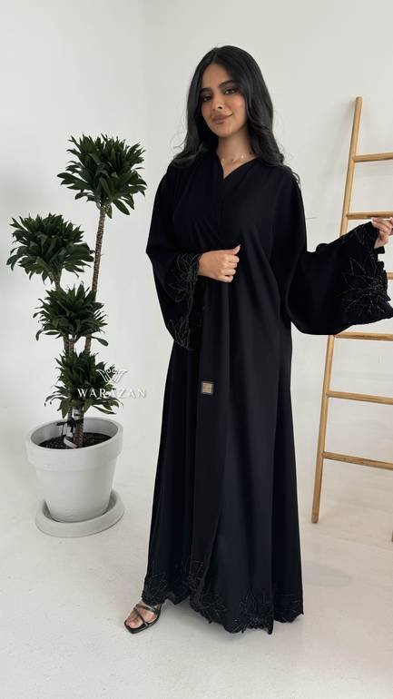 عباية بتطريز شك انيق 