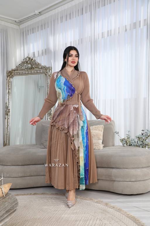 فستان انيق بتصميم ملفت و متناسق