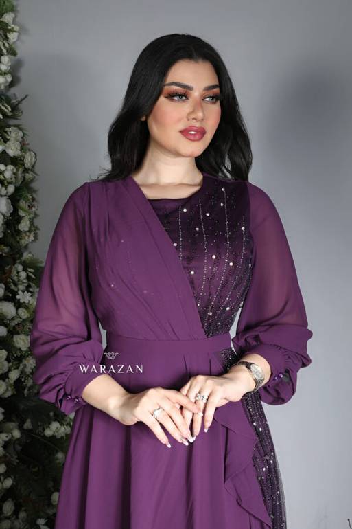 فستان سهرة طويل ناعم بتطريز