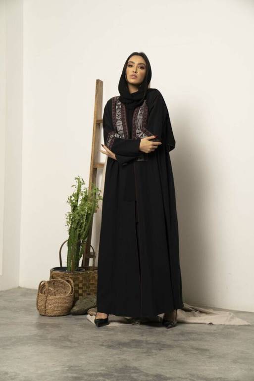 عباية نص بشت كريب بحريني مع طرحه سوداء