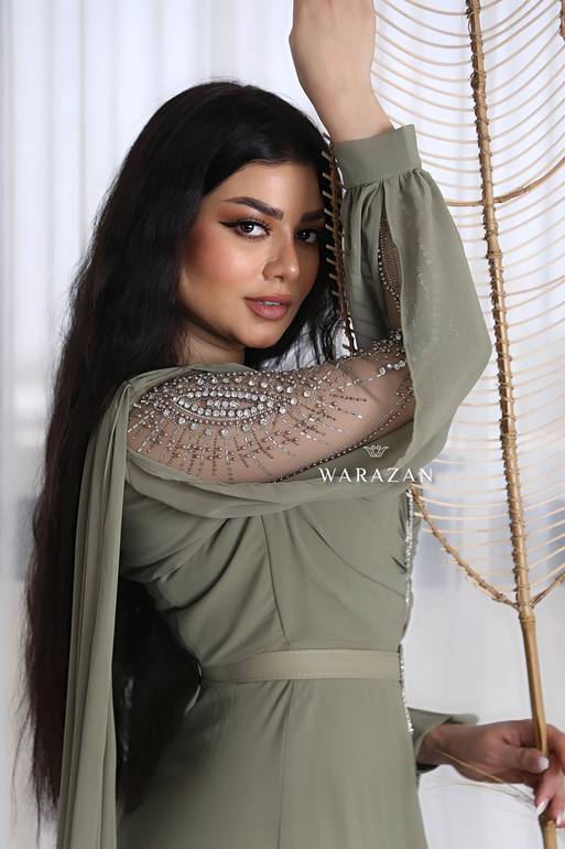 فستان سهرة ناعم راقي بحزام من الخصر 