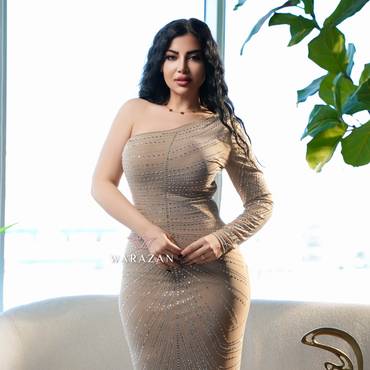 نسخة من فستان سهرة ماسك وأنيق 