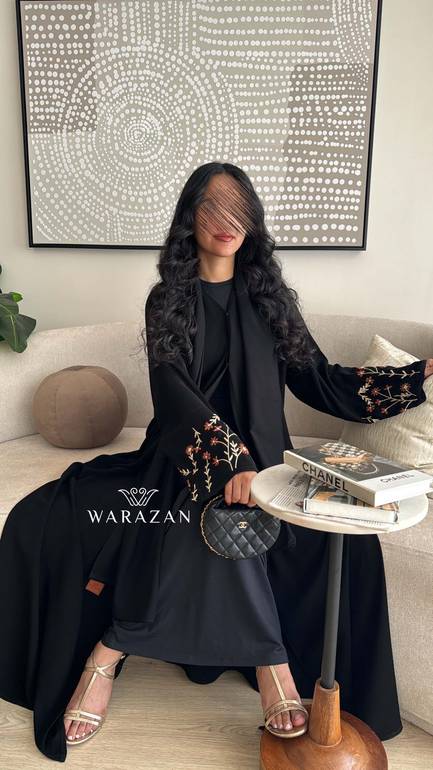 عباية للعيد بتطريز يدوي مشجر 