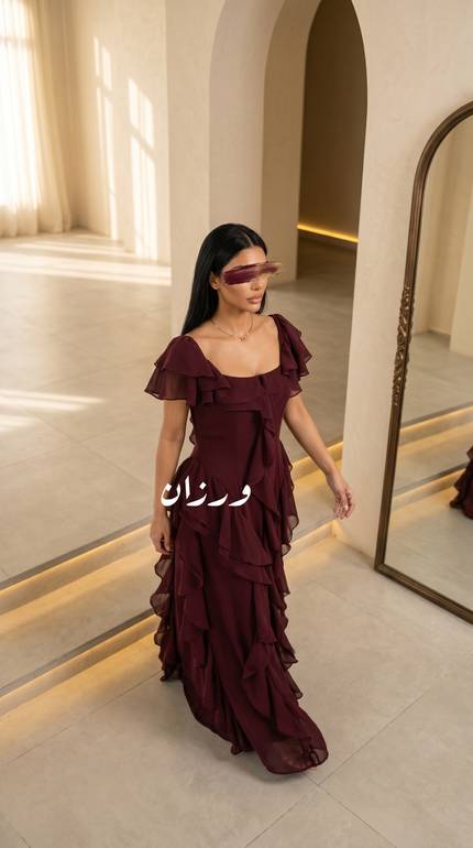 فستان ناعم بقصة من الكتف 