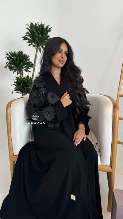 عباية انيقة بستايل ورود 