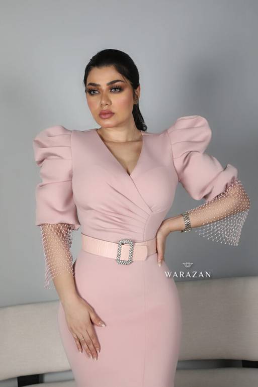 فستان سهرة ناعم ملكي بقصة أكمام جميلة