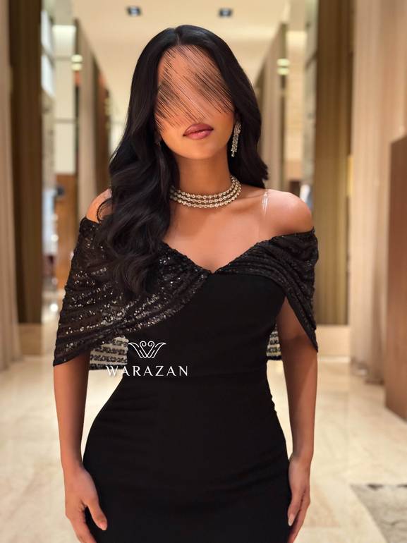 فستان سهرة أسود بيزك بتصميم ملكي فاخر وأنيق