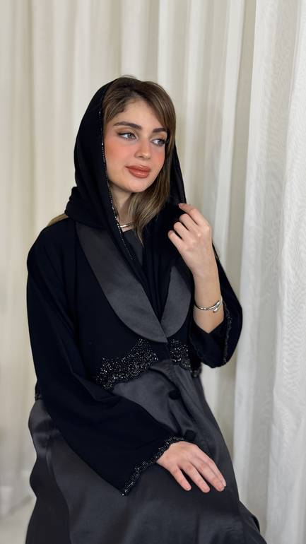 عباية بتدخيلة شك من الخصر 