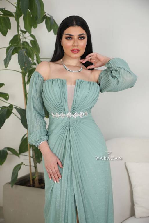 فستان سهرة بكسرات لمعة و كرستال من الخصر