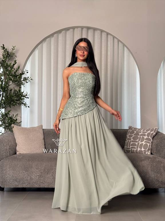 فستان سهرة كورسيه مع شال انسيابي