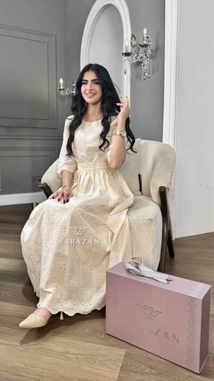 فستان سهرة بحزام من الخصر