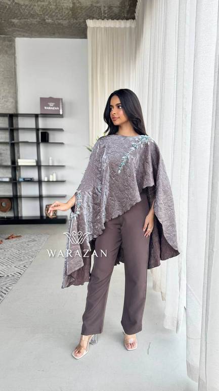 طقم بقصة وشاح وكرستال 
