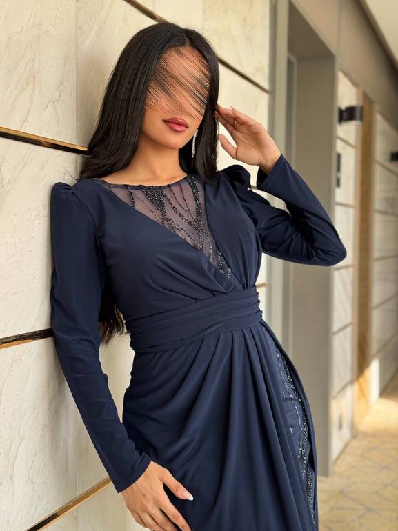 فستان سهرة راقي بأكمام طويلة 