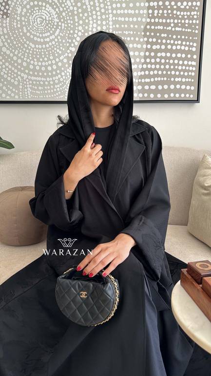 عباية عملية كريب ملكي بتدخيلة قماش جاكار للعيد