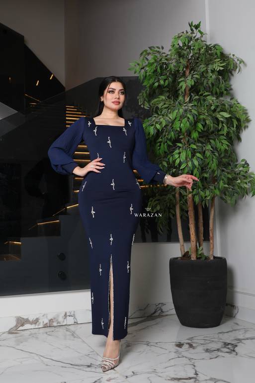 فستان سهرة ناعم مع اكمام بيليسيه 