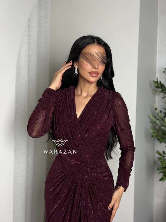 فستان سهرة بلمعة و بقصة من الخصر