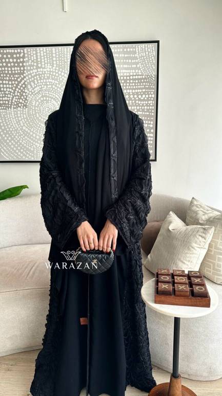 عباية سوداء 