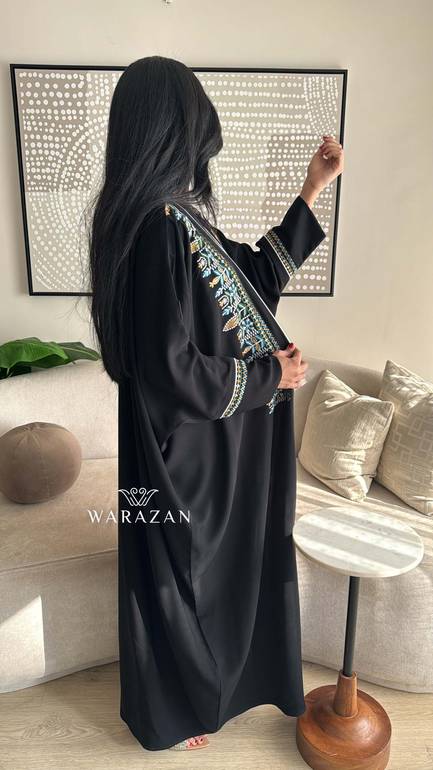 عباية عملية للعيد بشت بتطريز كمبيوتر ملون