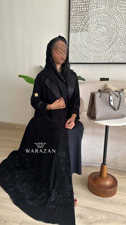عباية عملية للعيد بتطريز كمبيوتر مع ياقة ستان