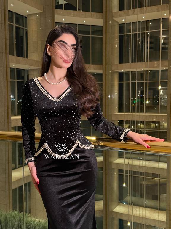 فستان مخمل بتدخيلة لول
