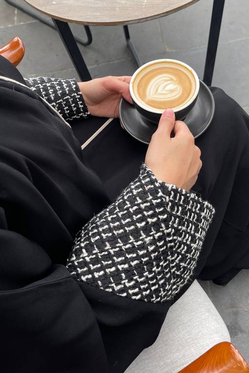 عباية نص بشت بتدخيلة صوف من الأكمام