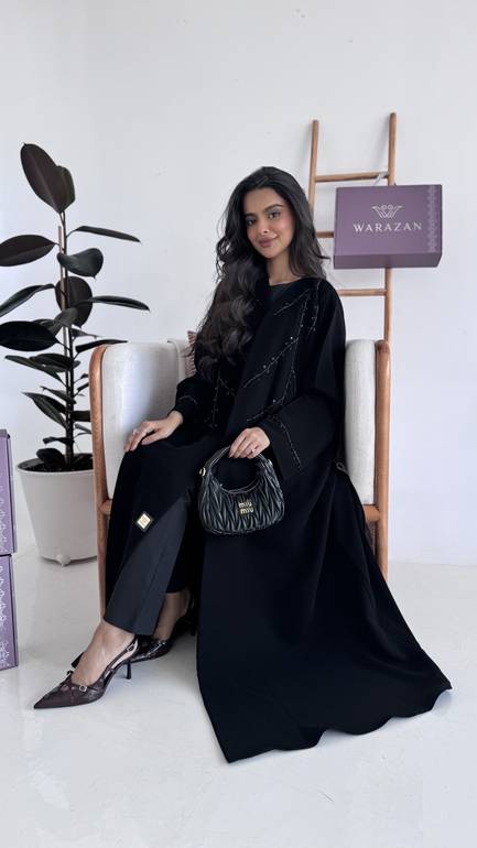عباية بتطريز ناعم وانيق سراميك