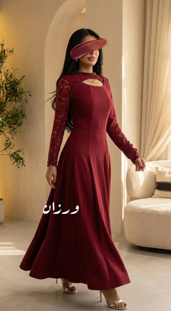 فستان سهرة بتدخيلة دانتيل من الكم 