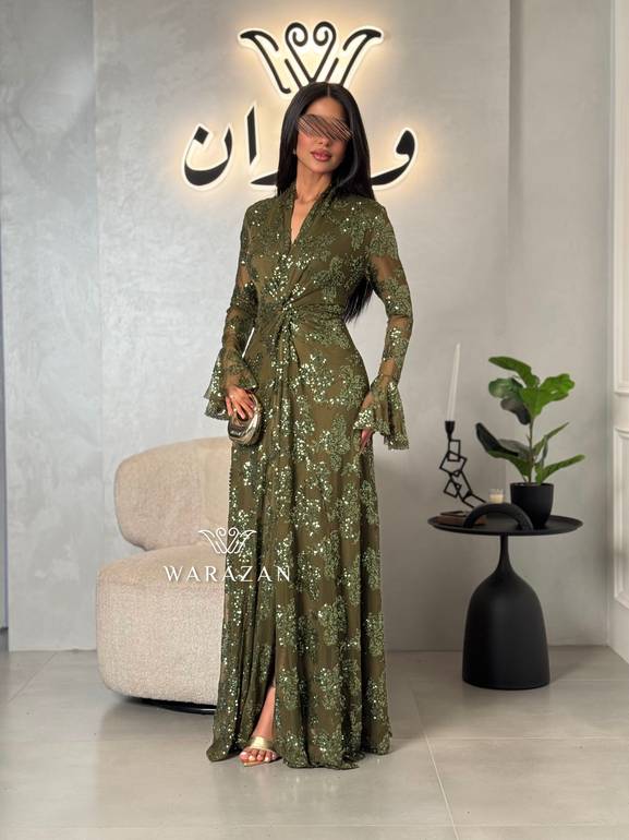 فستان سهرة فاخر مزين بالدانتيل الناعم