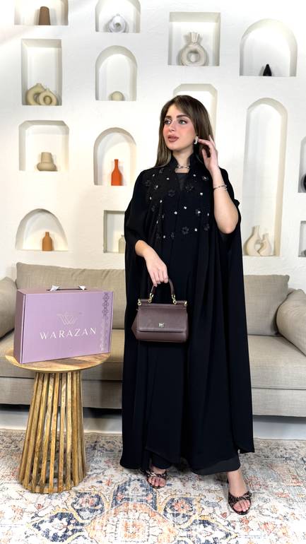 عباية بتدخيلة ورود و فصوص