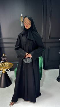 عباية رسمية بتطريز اسود 