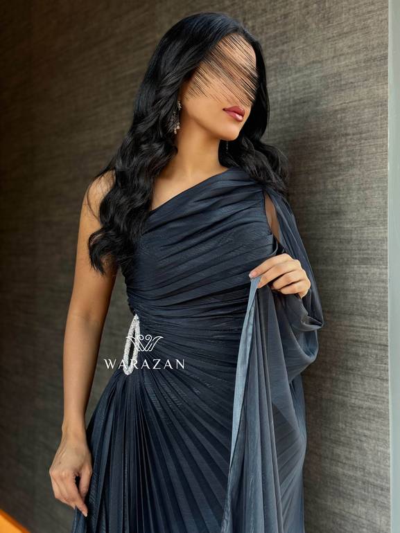 فساتين سهرة بكتف واحد