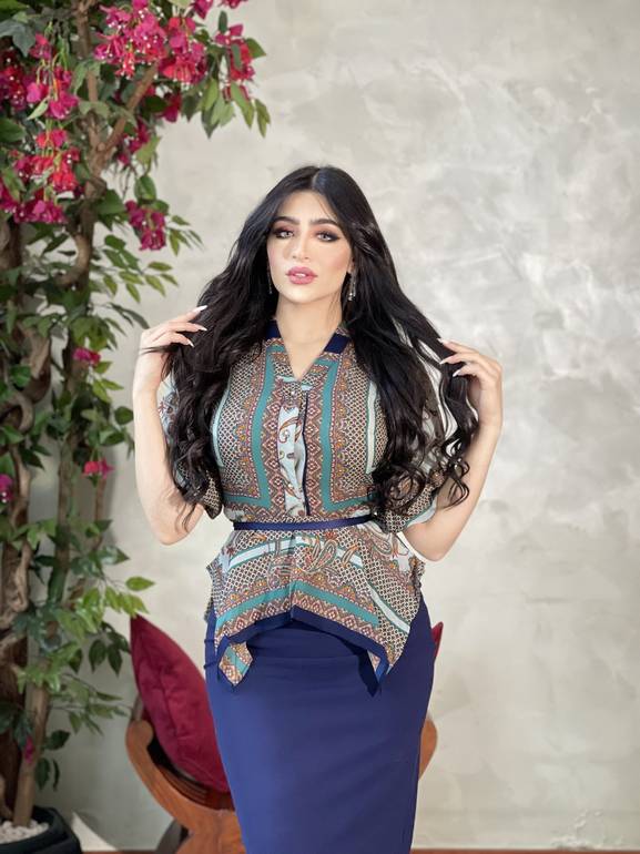 فستان طويل من قطعتين بحزام أنيق