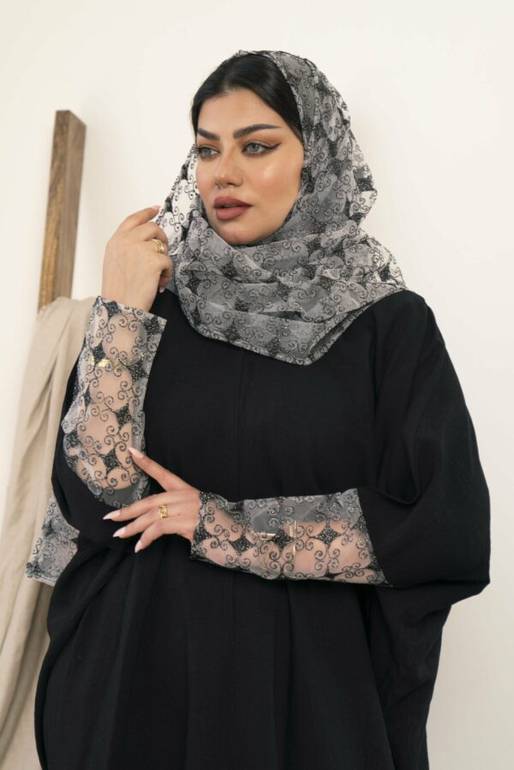 عباية كريب بطرحة تل مطرزة