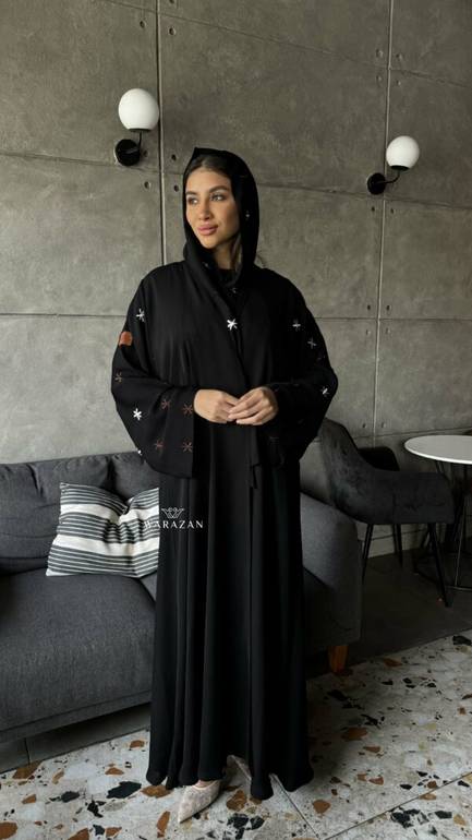 عباية بتطريز لونين و بنمط جميل