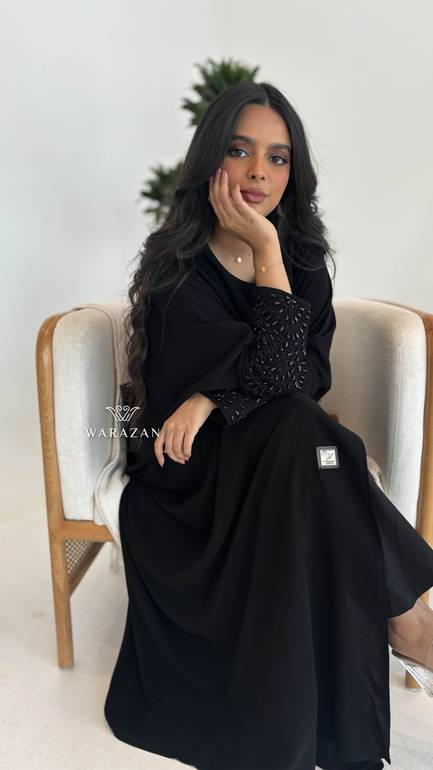 عباية بستايل انيق و تطريز شك من الكم 