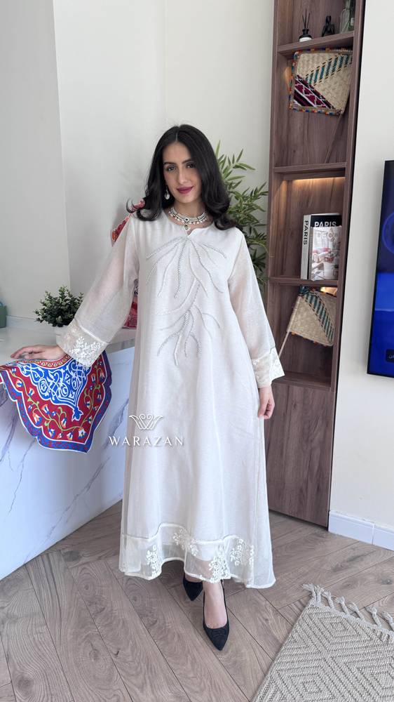 جلابيه انيقه بتطريز ورد