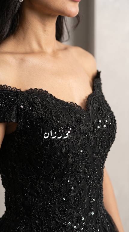 فستان سهرة أسود أوف شولدر بتطريز فاخر