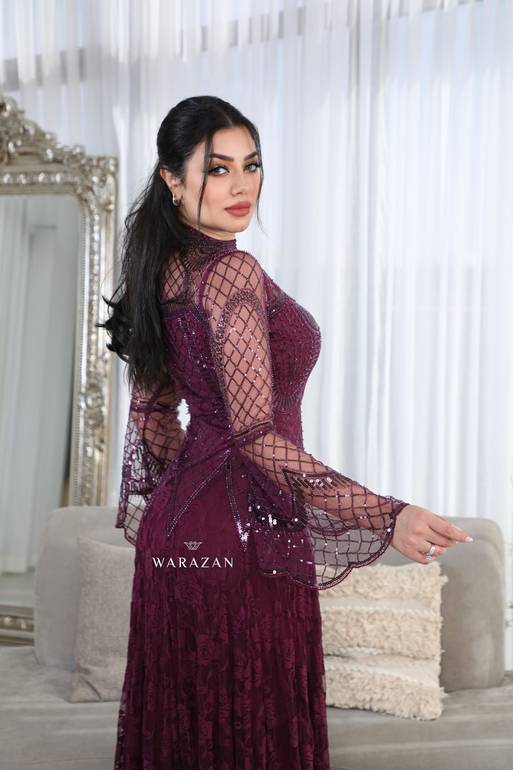 فستان سهرة ملكي بتصميم خاص 